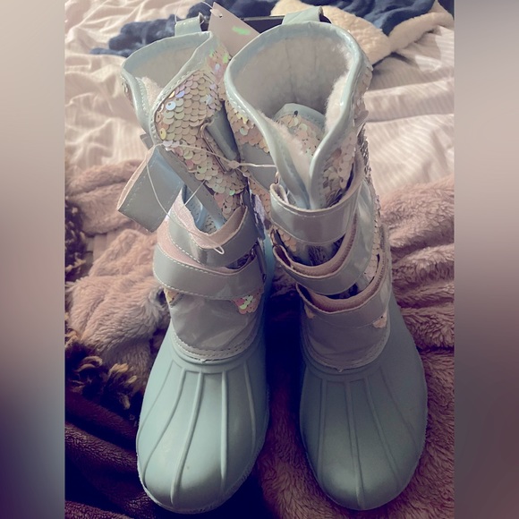 lily of New york Other - Girls cute boots size 2 NEW